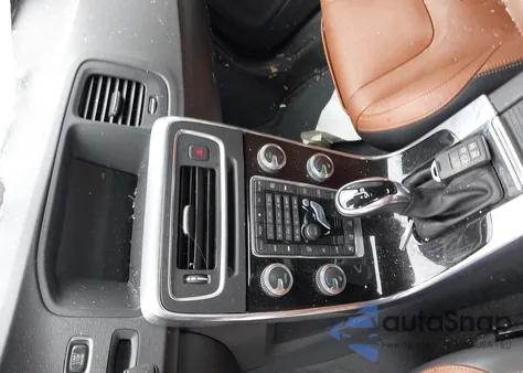 2015 Volvo S60 T5 Platinum z USA, uszkodzony, nr VIN YV126MFM6F2361507